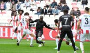 Aboubakar Hatayspor’u 10 kişi oynatıyor!