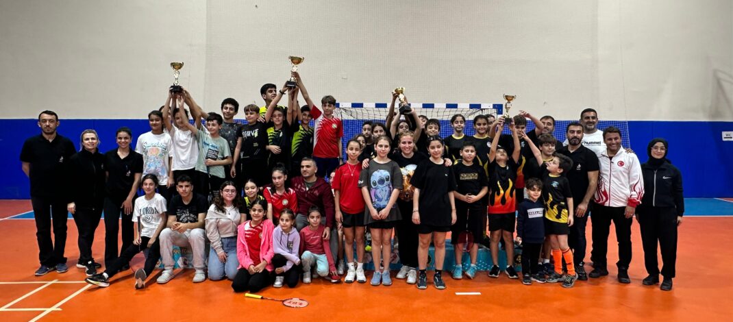 Hatay’da Kulüplerarası Badminton İl Birinciliği Turnuvası yapıldı