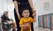 Eren bebek, ayağa kalktı