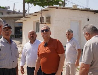 Altınözü’nün 3 mahallesinde çok amaçlı salon inşaatı sürüyor