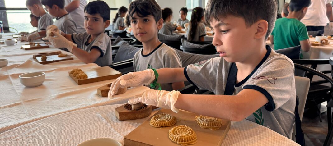Hatay’da 1200 öğrenciye tescilli kömbenin yapımı öğretildi