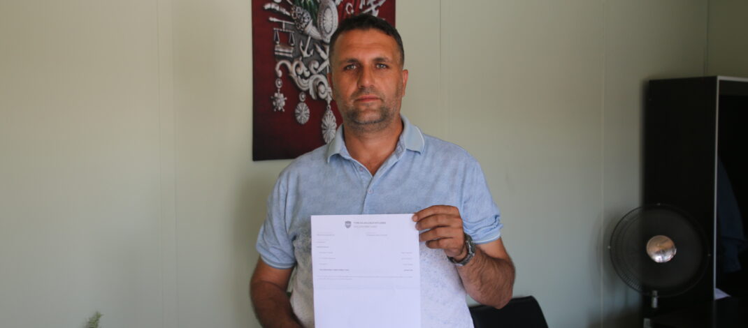 Muhtar Tecimen “Millet devlet el ele” dedi, 1 aylık maaşını TSK’ya bağışladı