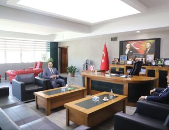 Kaymakam Şahin’den Başkan Sarı’ya iade-i ziyaret: Altınözü’nde iş birliği ve koordinasyon mesajı