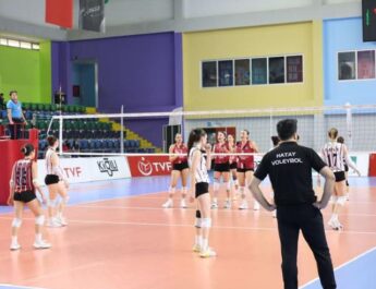 Hatay’ın tek kadın voleybol takımı ligden çekiliyor!: “Sessizlik kazandı”