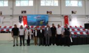 Altınözü’ndeki üniversitelilere bavul hediyesi