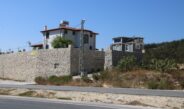 Altınözü’nde ruhsatsız villa!