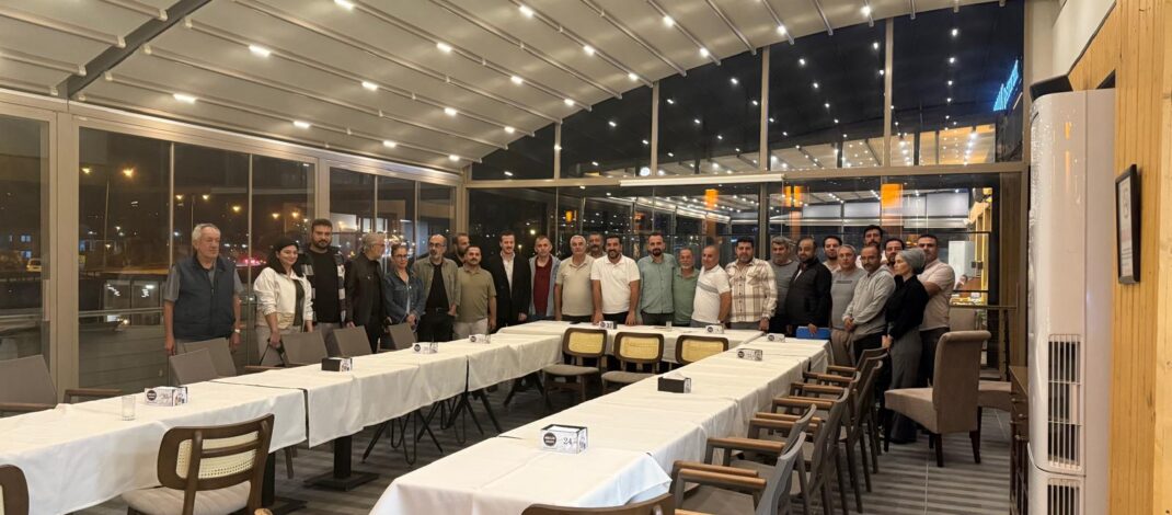 Rezerv alandaki dubleks ev sahipleri ortak gelecek için bir araya geldi