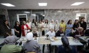 İl protokolü eşlerinden Altınözü’nde kadın emeğine destek ziyareti