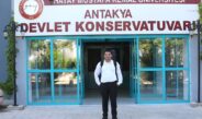 Konservatuvarı bitiren otizmli Ertuğrul, öğrenci yetiştirecek
