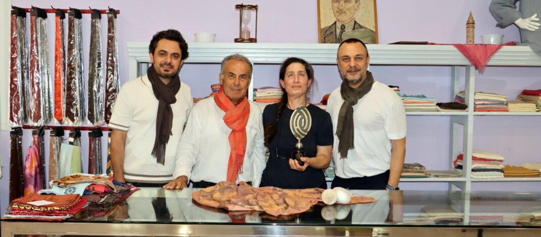 Ogün Kaptanoğlundan yaşayan İnsan Hazinesi Emel Duman’a ziyaret
