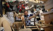 Ata mesleği semerciliği prefabrik atölyesinde sürdürüyor