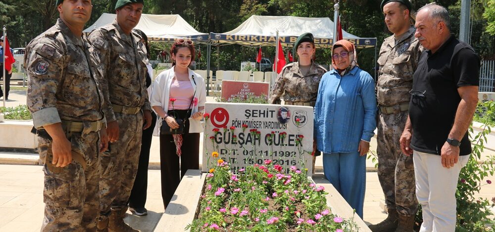 Bursa’da yaşayan genç kız, şehit Güler’i rüyasında gördü,  Hatay’a gelerek kabrini ziyaret etti