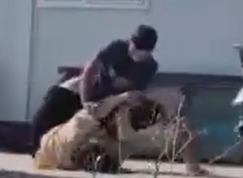 Eşine şiddet uygulayan koca yakalandı