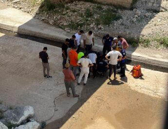 Altınözü’nde bisikletiyle köprüden düşen 13 yaşındaki çocuk yaralandı